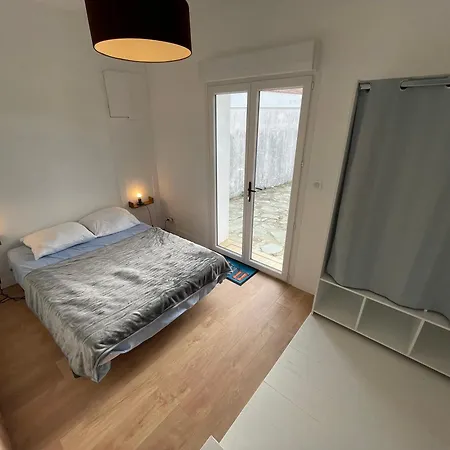 Holiday home Situation Ideale A Pied De La Et Du Centre Avec Wifi
